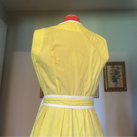VTG 1950s Yellow Fit & Flare Day Dress / Full Skirt & Wrap Top - Picture 12 of 16